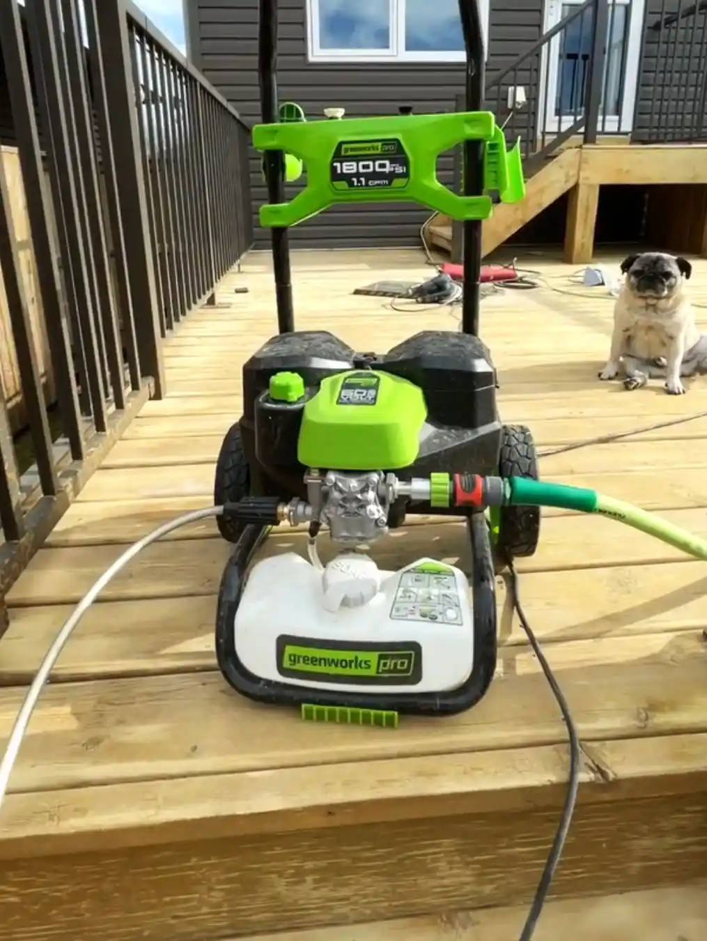 Greenworks Hybrid 1800 PSI 1.1 GPM Cold Water Pressure Washer
