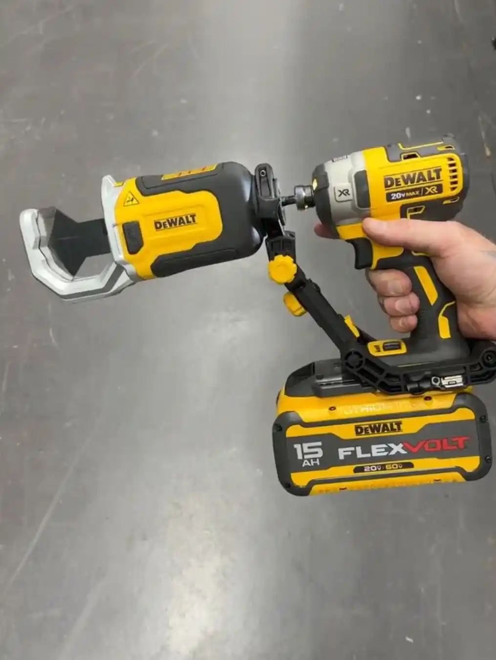 DEWALT Impact Connect PVC/PEX Cutter